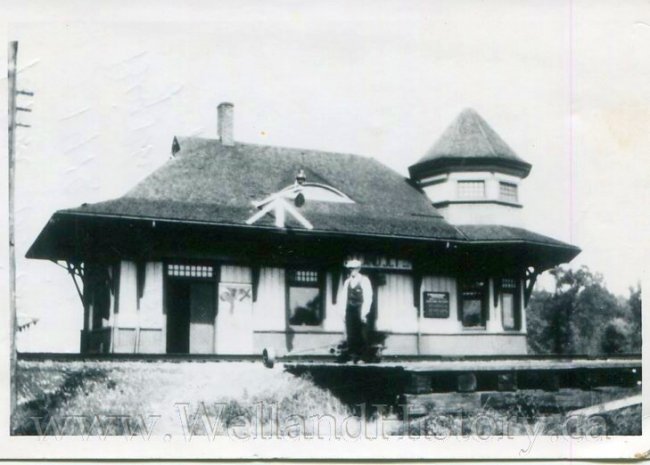 image Railways Welland Jct Station Russ Howich station agent 1918--274.jpg